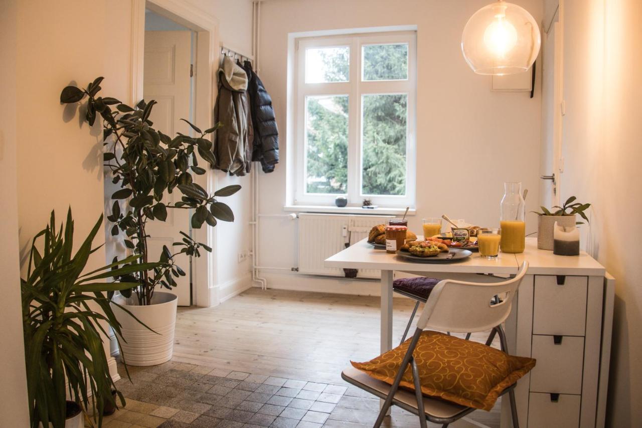 Doppelbett In Heller Wohnung Hamburg Exterior photo