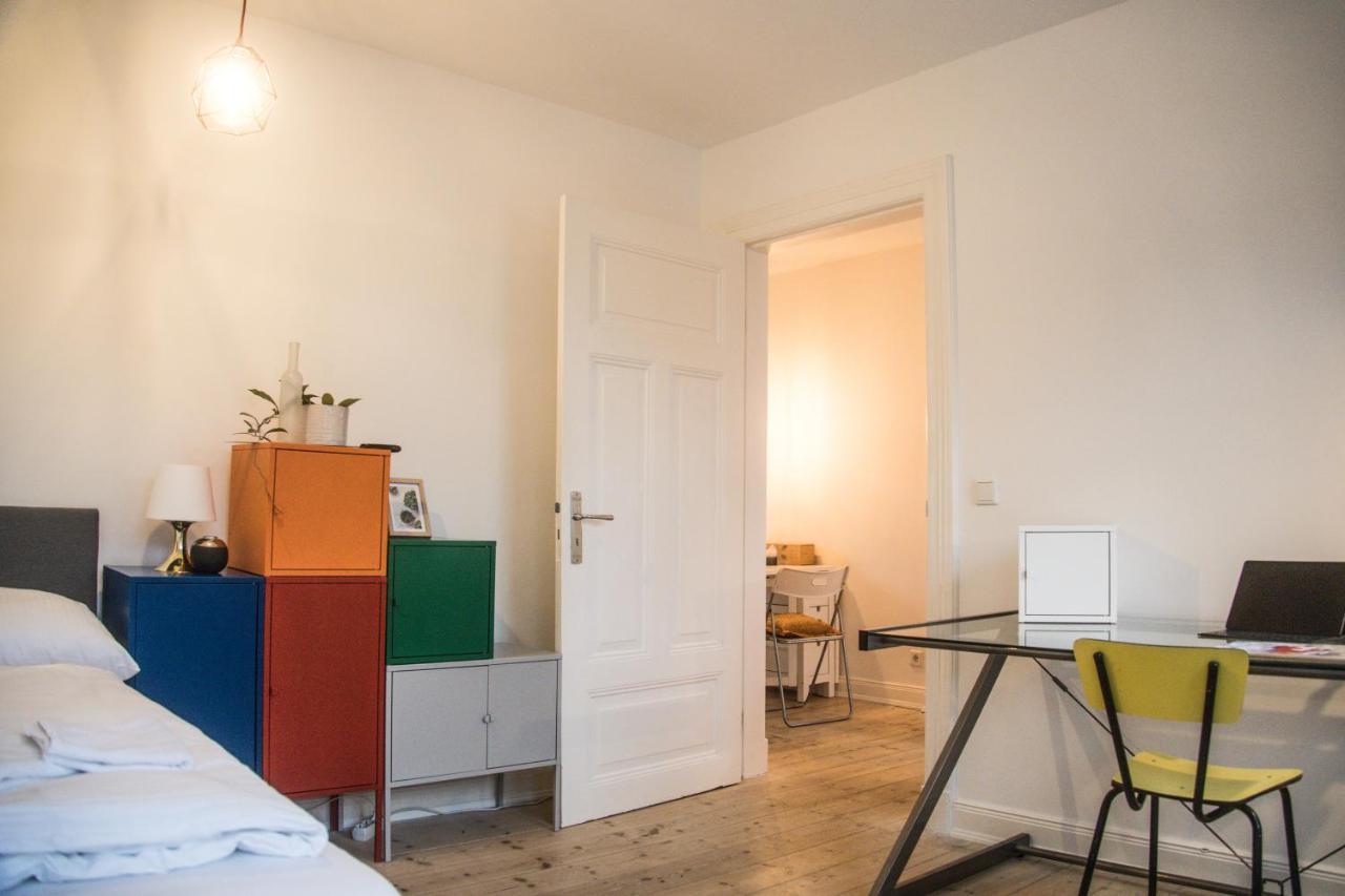 Doppelbett In Heller Wohnung Hamburg Exterior photo