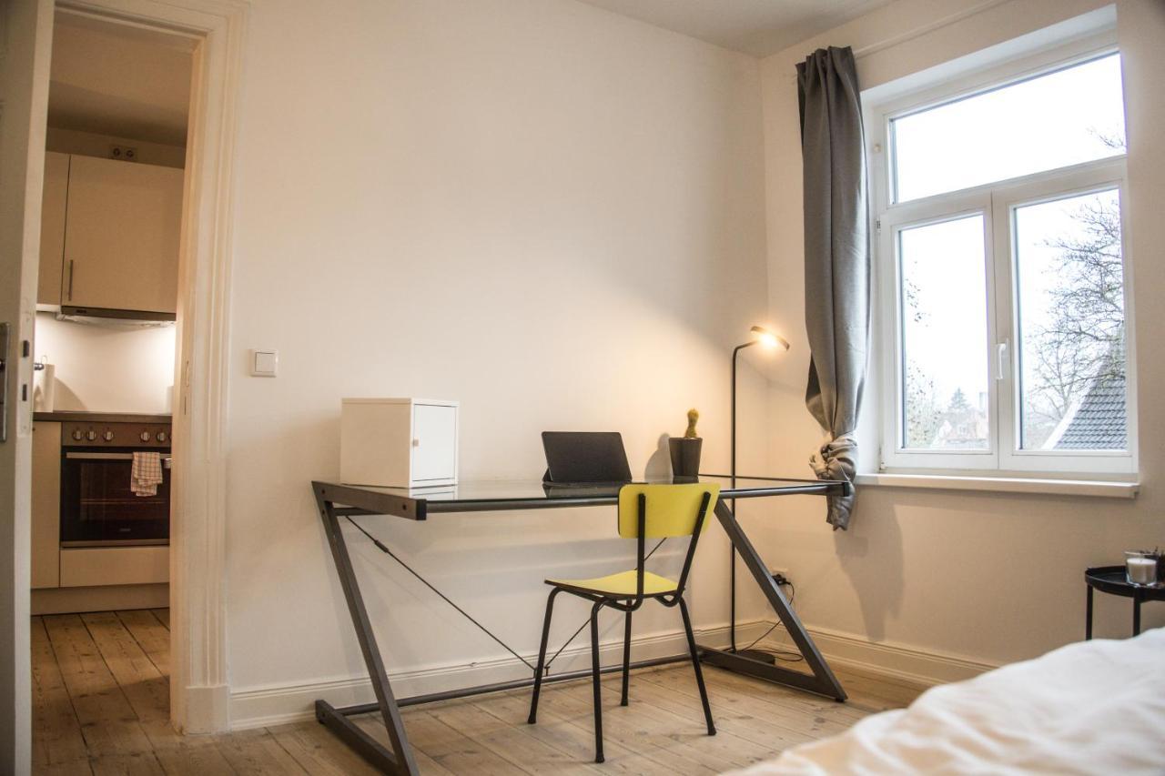 Doppelbett In Heller Wohnung Hamburg Exterior photo